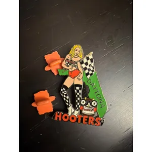 Hooters Daytona Pin-Up Girl Metal Lapel Pin owl Rubber Clasps thumbnail 2