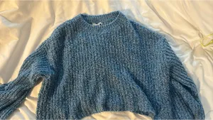 Blue sweater sincerely Jules  thumbnail 1