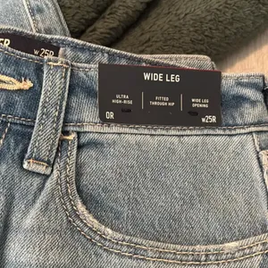 Hollister Wide Leg Jeans thumbnail 4