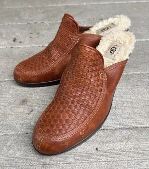 UGG‎ Australia 5564 Woven Leather Shearling Lined Heeled Mules Brown Womens 8.5 thumbnail 1