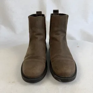 Clarks Womens 8.5 Chelsea Boots Brown Leather Block Heel Ankle Moto thumbnail 2