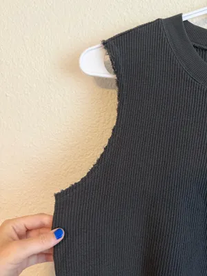 Skims Heavy Waffle Crewneck Tank Top thumbnail 6