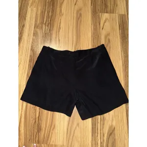 Amanda Uprichard Medium Brooklyn Black 100% Silk Shorts‎ $152 Hem Out thumbnail 6