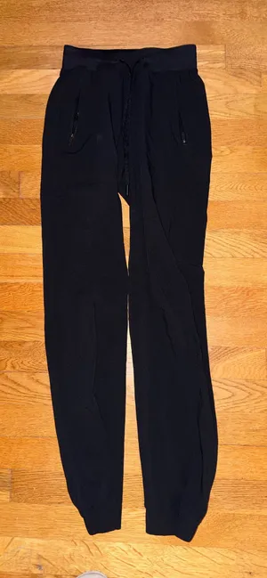 License to Lululemon Train High-Rise Pants thumbnail 1