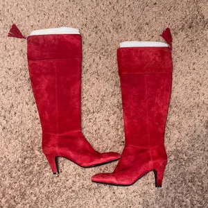 Bandolino Red Suede Knee High Boots | Block Heel | Holiday Statement | Size 8 thumbnail 2