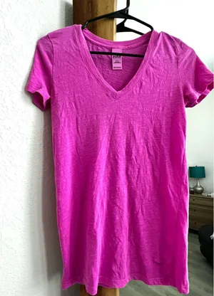 PINK Victoria's Secret Fuchsia V-Neck Tee thumbnail 1