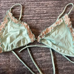 Victoria's Secret Bikini top thumbnail 1