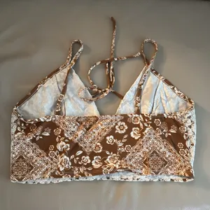 EARTHBOUND Cream Sleeveless Cropped Camisole thumbnail 4