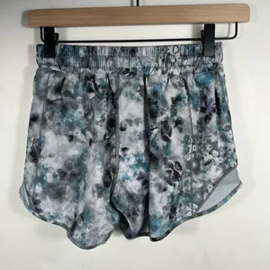 Lululemon Hotty Hot‎ Low-Rise Lined Short 4” Kaleidofloral Blue Cast Size 4 Tall thumbnail 4
