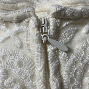HM Lace Mini Skirt Womens Small Cream Floral Embroidered Side‎ Zip Scalloped Hem thumbnail 9