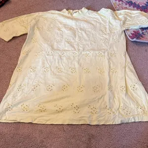 ASOS size 4 eyelet yellow dress‎ thumbnail 2