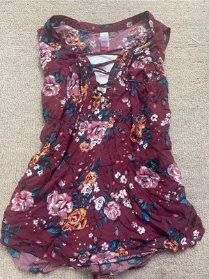 Xhilaration Burgundy Floral Lace-Up Tank thumbnail 2