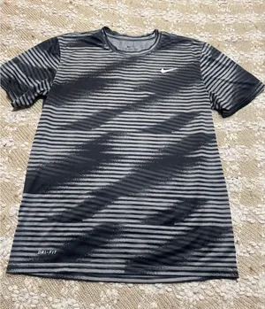 Nike Dri-FIT Women's T-Shirt – Size Medium thumbnail 1