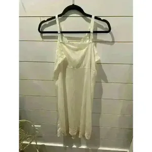 Vintage Deena Fine Lingerie Off White Lace and Eyelet Slip, size 40 thumbnail 6