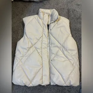 Abercrombie Oversized Puffer Vest thumbnail 1