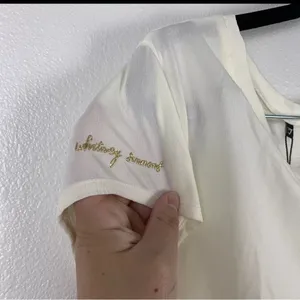 Gymshark Womens Whitney‎ Simmons Longline Lightweight Tee White XS NWT thumbnail 6