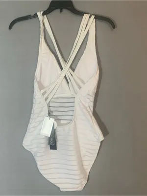 La Blanca White Textured One-Piece Swimsuit Ladies Size 10 thumbnail 2