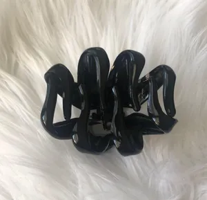 Claw hair clip. thumbnail 2