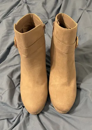 Lauren Conrad heel boots thumbnail 1