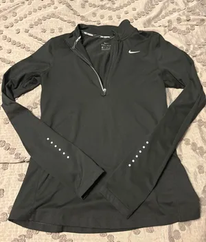 Women’s Nike Dri-Fit Quarter-Zip thumbnail 1