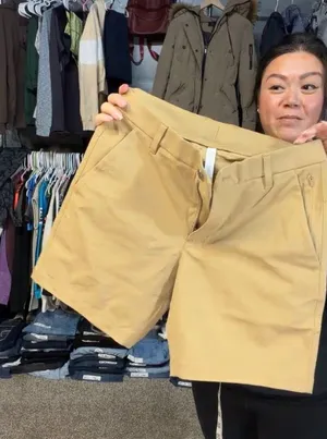 CRZ Yoga NWT shorts thumbnail 1