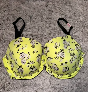 Victorias Secret Bra thumbnail 1