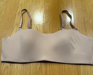 Victoria’s Secret lined no-wire bra size large. thumbnail 1