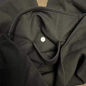 Lululemon Minimalist Crop Size 4 thumbnail 6