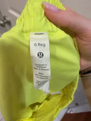 Lululemon Hotty Shorts 2.5"  thumbnail 3