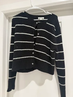 Francesca’s Sweater thumbnail 1