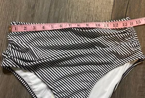 Cupshe Black White Stripe Bikini Bottom thumbnail 9