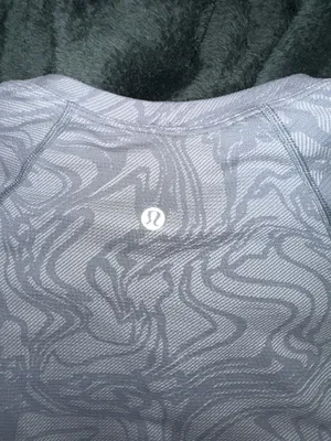 Lululemon Marble Mix Rhino Grey / White Swiftly Tech Short Sleeve Size 4 thumbnail 3
