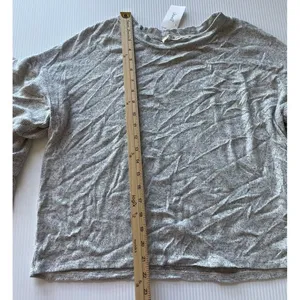 Vere &‎ Love Gray Cropped Long Sleeve Casual T-Shirt with Ruffle Details L thumbnail 1