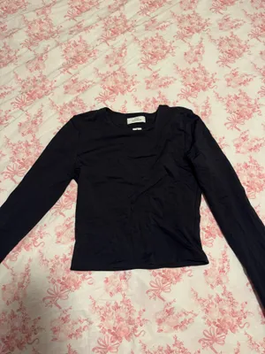 Aritzia Black Babaton Contour Long Sleeve Top  thumbnail 5