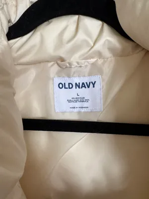 Old Navy Puffer Vest thumbnail 2
