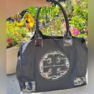 Tory Burch Ella Patent Shoulder Tote Bag Large Logo Black Patent Leather Used thumbnail 1