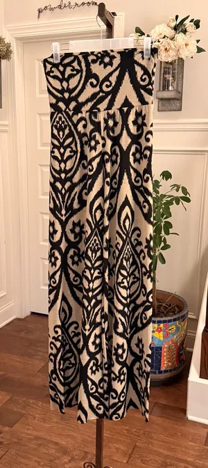 Auditions EUC Black/Cream Patterned High Rise/Fold Over Wide Leg Stretch Pants thumbnail 1