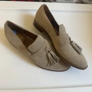 Franco Sarto Hadden Suede Taupe Loafers With Tassels Neutral Preppy Gray 7.5 thumbnail 10
