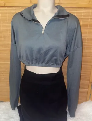 PrettyLittleThing cropped quarter-zip long sleeve top shirt woman’s Small EUC thumbnail 1