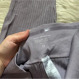 GOOD AMERICAN Shine Seamless Leggings In Dusty Violet thumbnail 5