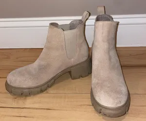 Steve Madden Booties thumbnail 1