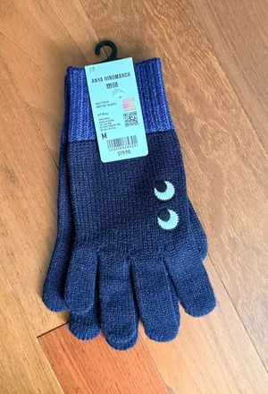 NWT Uniqlo X ANYA HINDMARCH Heattech Knitted Gloves size M thumbnail 1