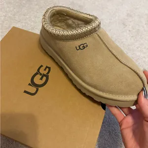 UGG tan tasmans thumbnail 3