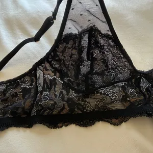 ✨ Frederick’s Of Hollywood Y2K Black Sheer Floral Lace Bralette | Coquette Fairycore Lingerie Top | Romantic Soft Cup Mesh Bra Size S thumbnail 9