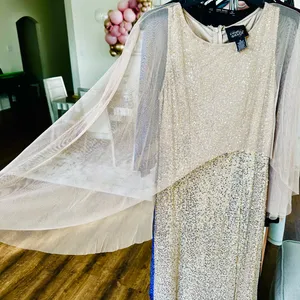 Shimmering Gold Sequin Size M thumbnail 1