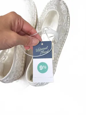 Universal Thread Women's White Floral Lace Memory Foam Flats Size 9.5 thumbnail 5