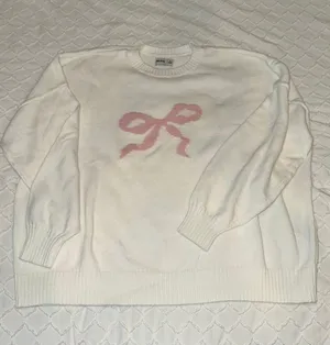 Hollister White Sweater with Pink Bow thumbnail 1