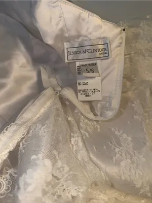 Fabulous Vintage 90s Jessica McClintock Handkerchief Hem Lace Wedding Dress thumbnail 9