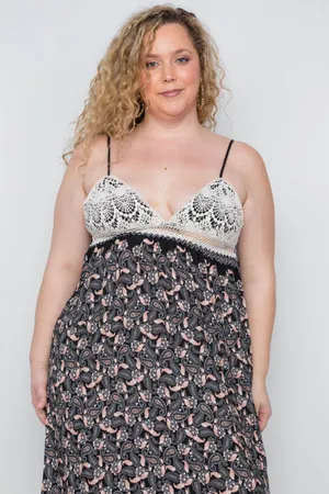 Boutique Plus Black Paisley & Crochet Maxi Dress 1X thumbnail 4