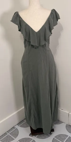 Universal Threads Green Ruffle V Neck Sleeveless Maxi Dress Sz S thumbnail 1